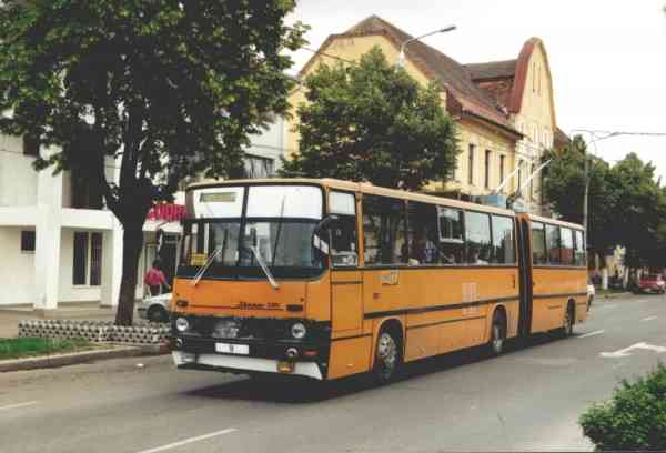 Former Eberswalde articulated trolleybus no. 07(III) of the Hungarian type Ikarus
280.93 in Timisoara/RO with the car no. 9 on 31 May 2001